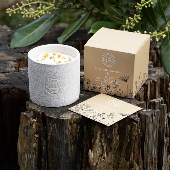 Irish Botanicals Wildflowers Chamomile & Bay Leaf Candle | IBW-CBL-CER