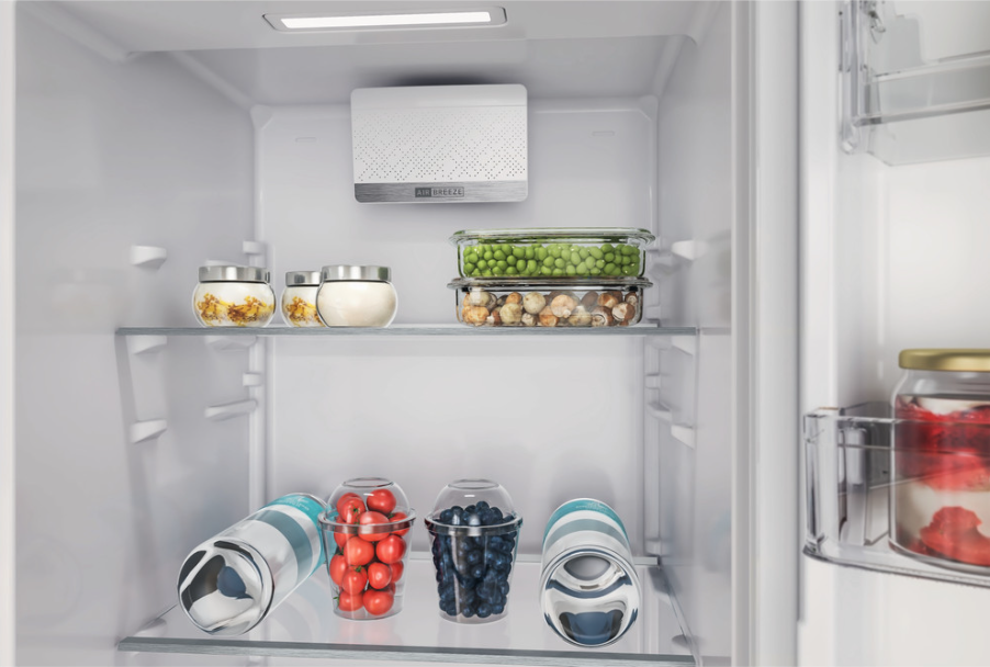 Whirlpool 6th Sense Integrated Larder Fridge | WHSD18A033C1