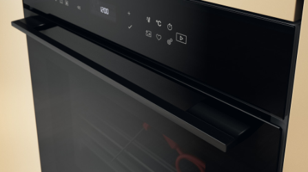 Whirlpool W7 Pyroclean Built-In Electric Single Oven - Black | WOI78FPT1SBA