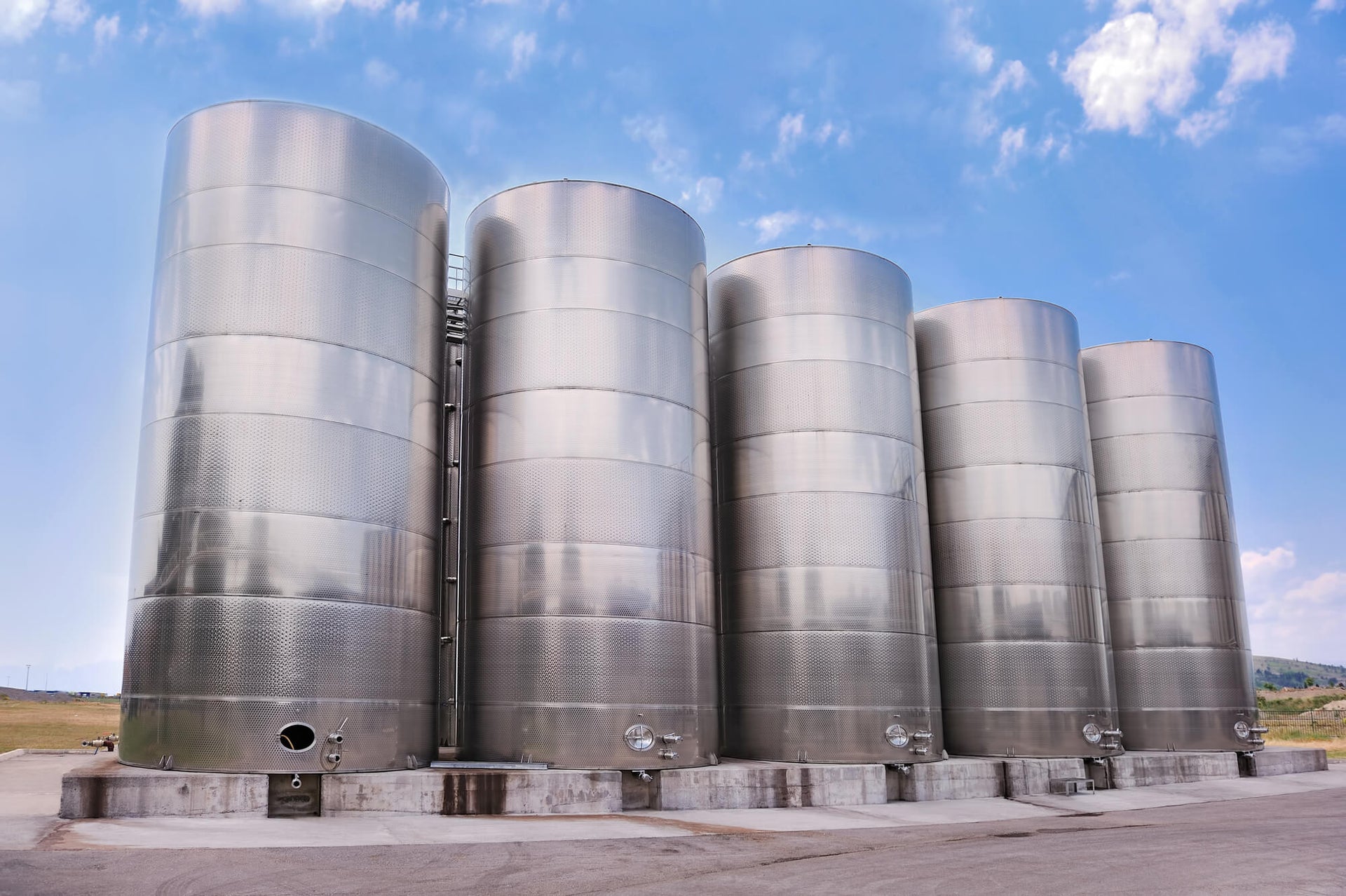 Cylinders & Tanks