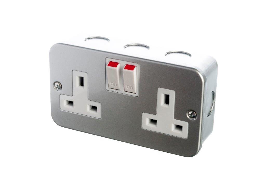 Powermaster 2 Gang 13 Amp Switched Metalclad Socket | 1385-40