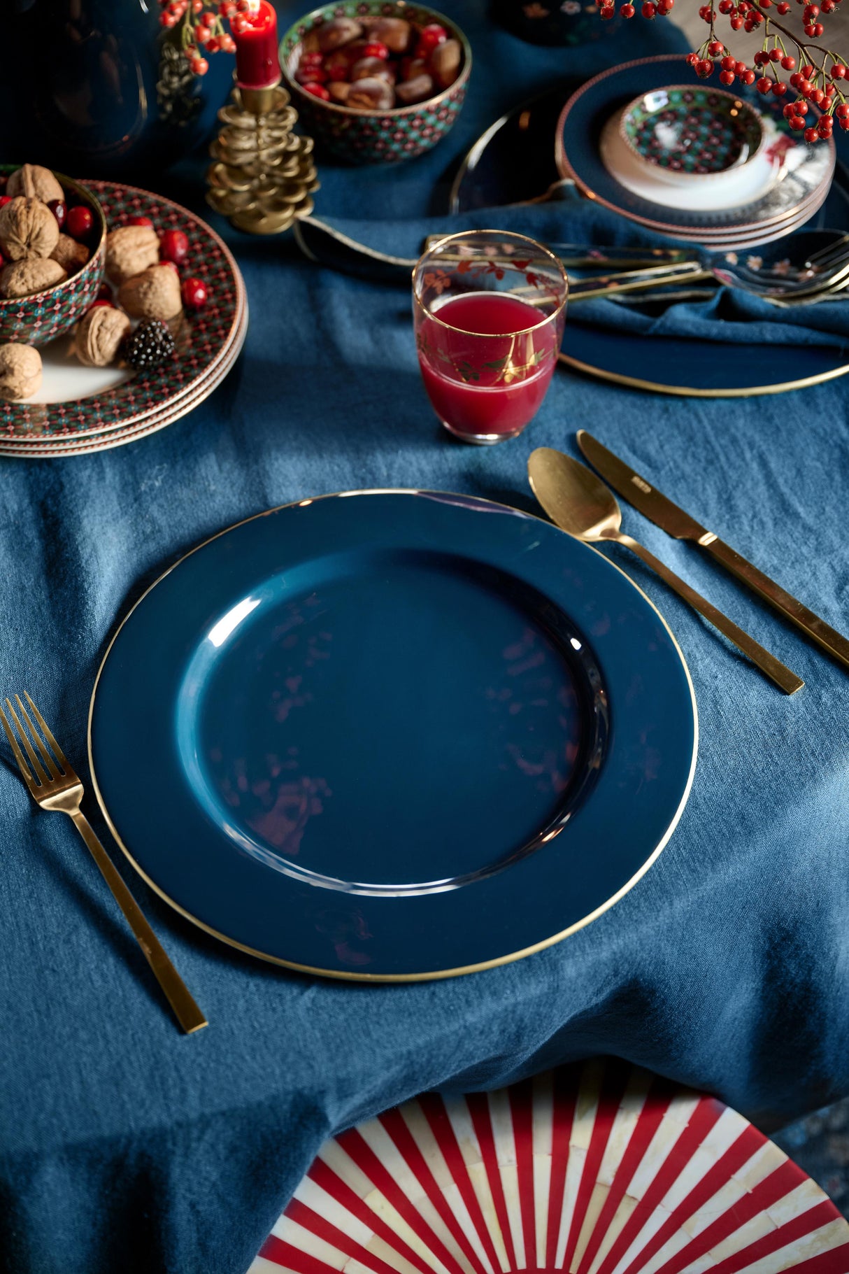 Berry Blues Plate Dark Blue 32cm | 51.001.477