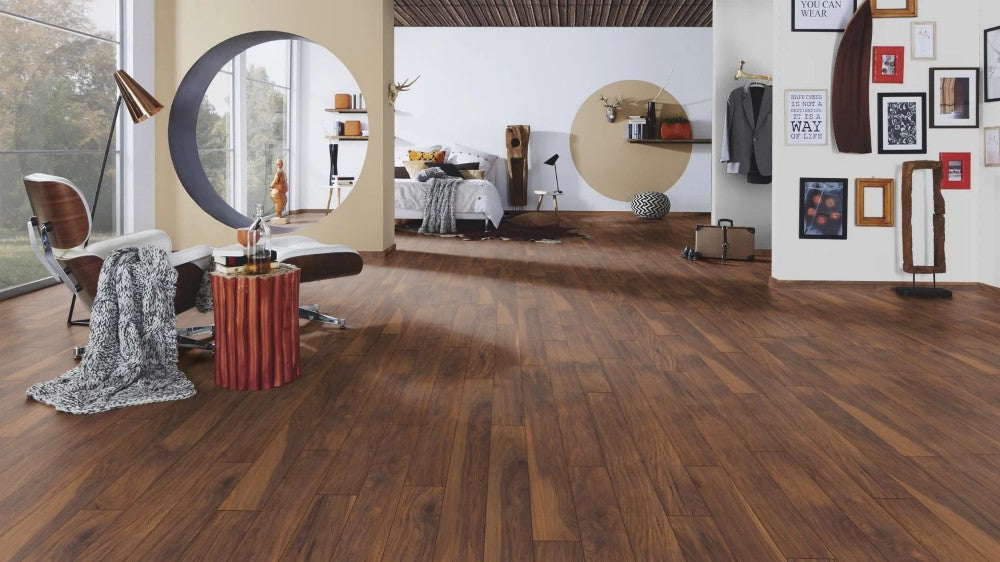 Red River Hickory Laminate Flooring AC4 | 8156