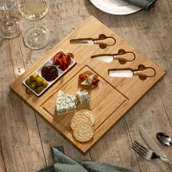 Belleek Living Cheese Board & Cheese Knife Set | 9552