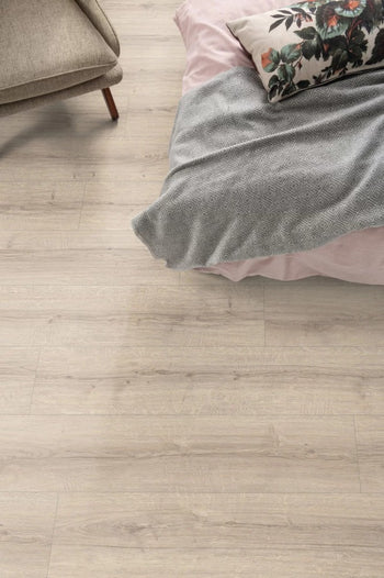 Sherman Aqua Large Oak Light Laminate Flooring AC4 | EPL183