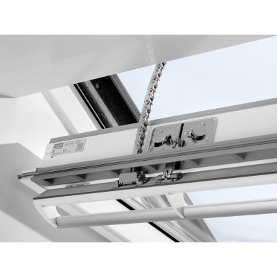 Velux Centre Pivot, Manual, White, 68Pane, 78x98cm | GGLMK042068
