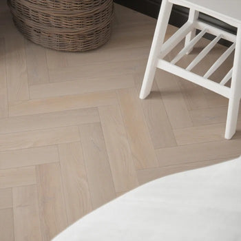 Herringbone Larissa Oak Laminate Flooring AC4 | 9045