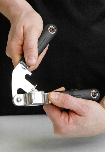 MasterClass Stainless Steel Soft Grip Garlic Press│MCSGNWGP